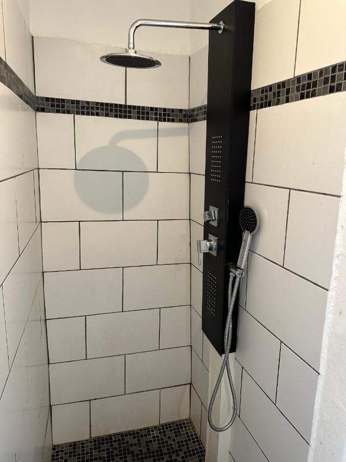Azur Hotel 圣丹尼斯 外观 照片