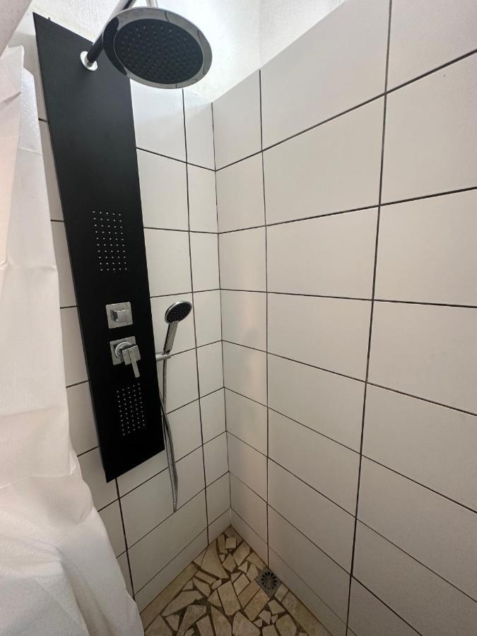 Azur Hotel 圣丹尼斯 外观 照片
